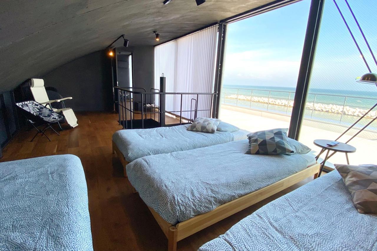 Yokosuka Sky Grey -横須賀のビーチフロントベース- Villa Exteriör bild